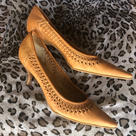 BOS & Co. Soft Leather NEW Heels with Braided - Picture 2 of 10